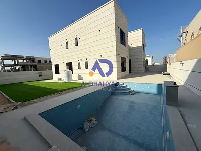 فيلا فاخرة للبيع بالحوشي مساحة 10000 قدم
