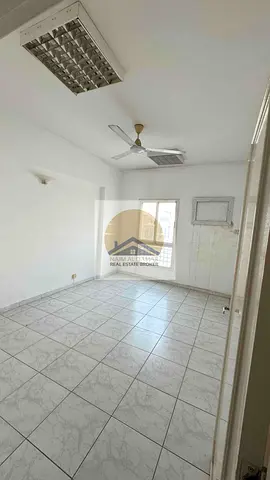 1100SQFT 2BHK NEAR TO FISH ROUND ABOUT OFFICE SPACE FOR RENT 95K IN 4 CHEQUES NEAR TO UNION METRO