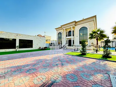 5 Bedroom / 2 Majlis / Pool / Huge Garden