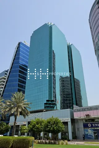 Large Office Space in Green Tower