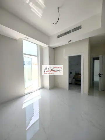 للبيع فيلا دفعة اولي 10% تملك للعرب