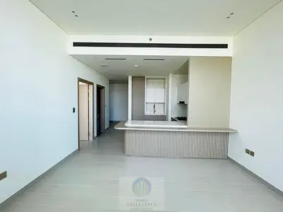 🏡 Luxury 1BHK | Private Pool & Balcony | High Floor | With Kitchen Appliances