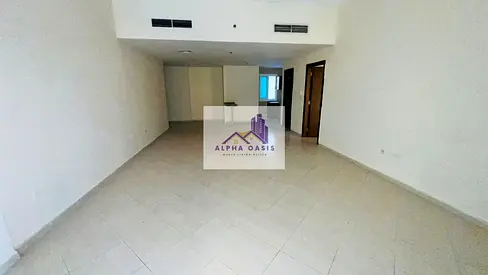 HUGE LAYOUT/ 2 BATH / PRIME LOCATION