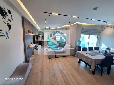 Super hi end upgraded 2 bed furnished Lake view large 1400 sqft only 90k