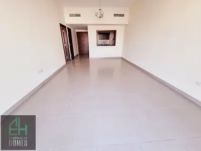مشرقة وواسعة، وبأسعار معقولة، وأنا على استعداد للانتقال إليها