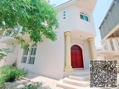 فيلا جميلة مكونة من 5 غرف نوم رئيسية وحمامات متاحة للإيجار في شرقان الشارقة.