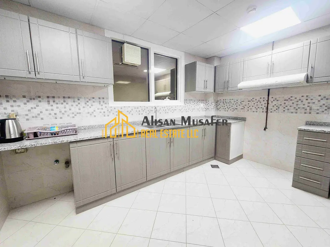 (BRAND NEW BUILDING+PARKING FREE+10DAYS FREE) EASY EXIT TO DUBAI NEAR RTA BUS STOP LAST UNIT 1BHK W