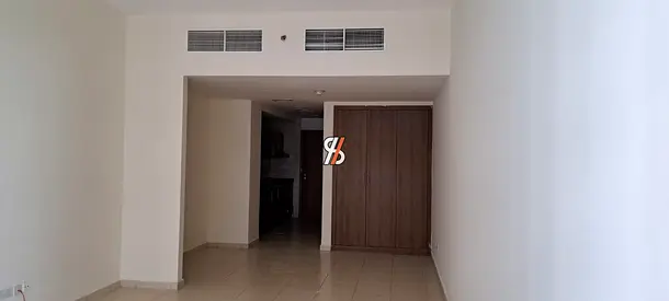 استوديو واسع للبيع في أبراج عجمان ون مع موقف سيارة واحد