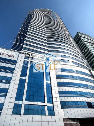 فرصه مميزه للبيع مكاتب تجاريه مساحات واسعه مباشرا على شارع الكورنيش الشارقه