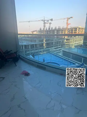 للبيع شقه رائعه فى ابراج الواحة  اطلاله كامله على المسبح