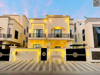فيلا فاخرة طابقين + روف بتصميم عصري، تضم 6 غرف نوم ماستر، مجلس أنيق، صالة واسعة، وغرفة خادمة، تشطيبات راقية شامل رسوم التسجيل والمكيفات