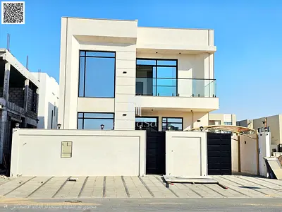 Modern villa on a main street,,Freehold