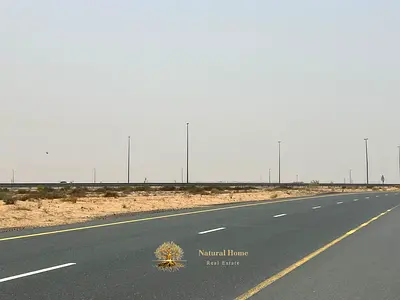 قطع أراضي تجارية وصناعية في بوابة القاسمية - استثمار تمليك حر في الشارقة
