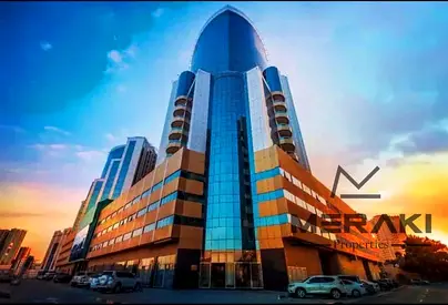شقة فاخرة بإطلالة مباشرة على البحر مع باركينج خاص – فرصة لا تعوض  إذا كنت تبحث عن شقة تجمع بين الإطلالة الخلابة على البحر، المساحة الواسعة، والموقع ال