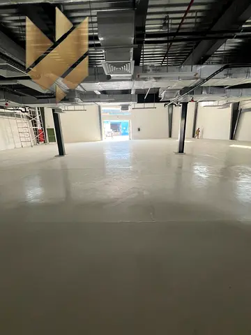 للايجار مستودع | موقع استراتيجي مميز | مساحه واسعه | شارع رئيسي | مناسب للانشطه التجاريه والصناعيه | كهربا 200 كيلو وات | ميزانين | ارتفاع 12متر |