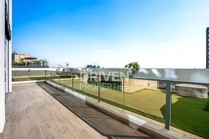 Broad Unit with Large Terrace | No Commission