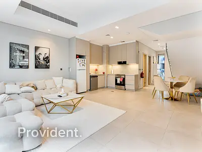 Luxurious Townhouse | VOT | Prime Location