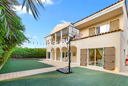 Upgraded | Corner Plot | South West Garden