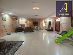 Te koop in die Al Ghafiya area in Sharjah, twee villa's.