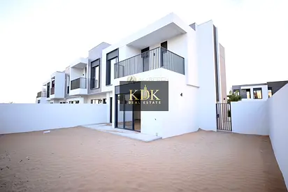 4 bed | best ammenities | spacious