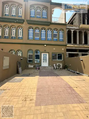 فيلا تاون هاوس حديثة مكونة من 3 غرف نوم للإيجار