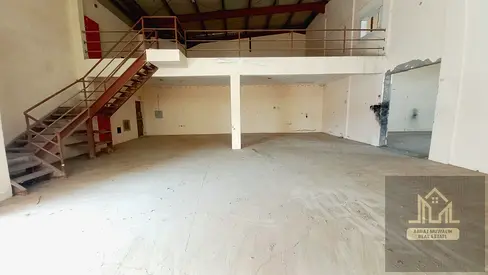 2800 sq ft Warehouse with mezzanine available for rent only 140k al sajaa sharjah