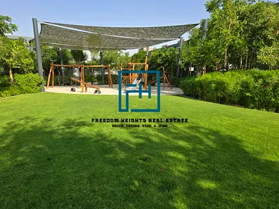 🏡Elegant 4BR Townhouse for Rent in Robinia