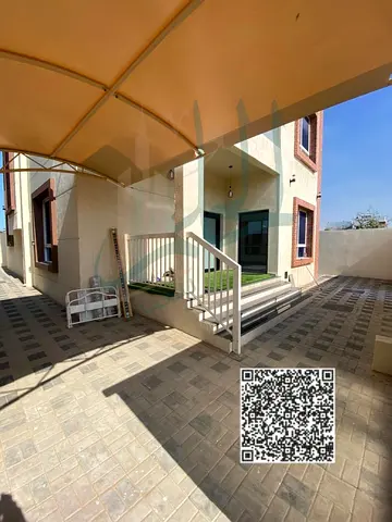 للإيجار السنوي – فيلا مستقلة فاخرة في الزاهية | عجمان  موقع استراتيجي بالقرب من شارع الشيخ محمد بن زايد