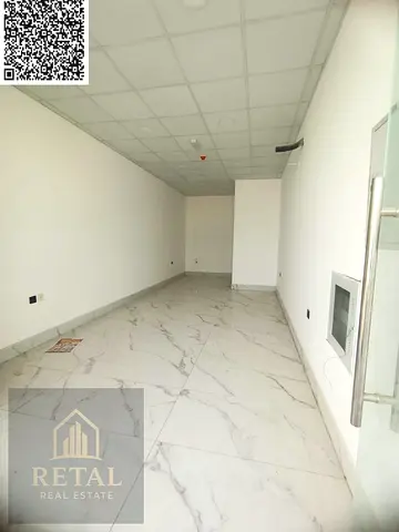 For rent, a fully equipped shop, good for any activity