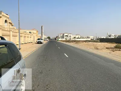 للبيع ارض في الحوشي اتجاه النوف بسعر مغري