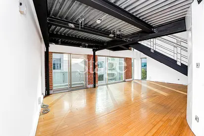 DDA License |High End Duplex Office | Chiller Free