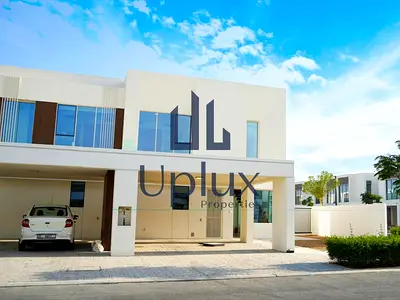 Corner Unit | Upgraded | Landscape Garden