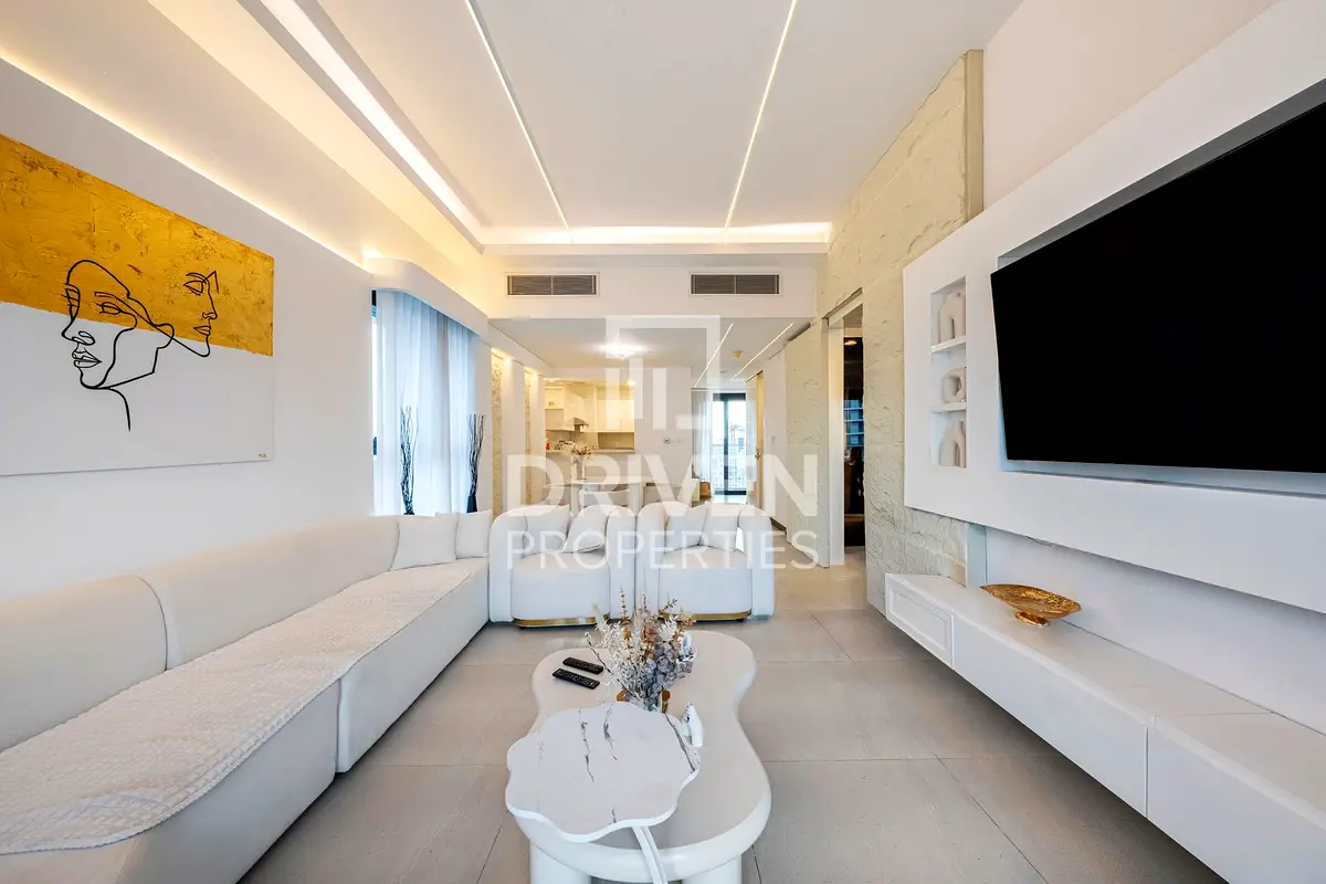 gallery-tour