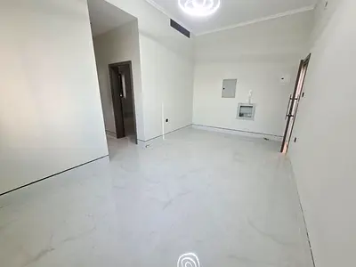 Lxury and brand new apartment with 1month free 1bhk 1wachroom prim location aljada out sid