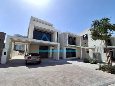 8BR INDEPENDENT VILLA FULL GOLF COURSE VIEW READY TO MOVE BRAND NEW VILLA FOR SALE