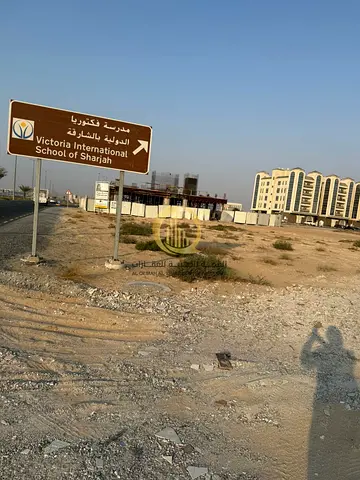 ارض تجارية للبيع في مدينة تلال تصريح ارضي واربعة طوابق تملك حر لجميع الجنسيات