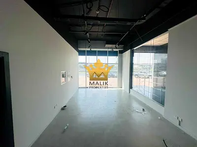 Showroom for Rent – Sheikh Zayed Road View | Near Metro