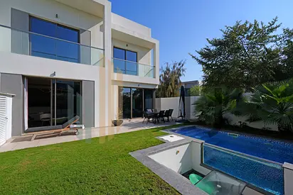 Prime | Corner Unit - Private Pool - w/ Maids Room