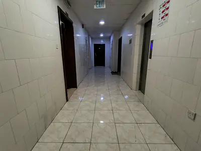 BIG SIZE 1 BEDROOM HALL WITH 2 BATHROOM CLOSE TO SAFARI MALL ROAD SIDE BUILDING READY TO MOVE FOR ASIAN FAMILY ONLY