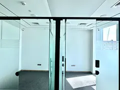 Fully Fitted l 3 Glass partitions l High Floor