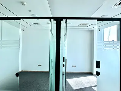 Fully Fitted l 3 Glass partitions l High Floor