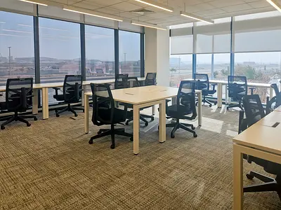 وصول شامل إلى مساحة عمل احترافية للإيجار لـ 5 أشخاص في Abu Dhabi, Metal Park Dubai