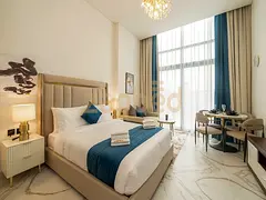 Modern Studio-Petalz By Danube