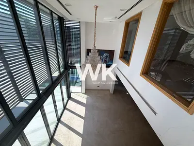 Vacant / Spacious BUA/ With lift / Private pool