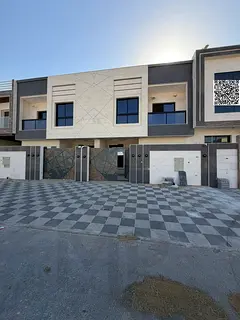 Villa directly from the owner, custom finishing, on a main street, close to all services, freehold o