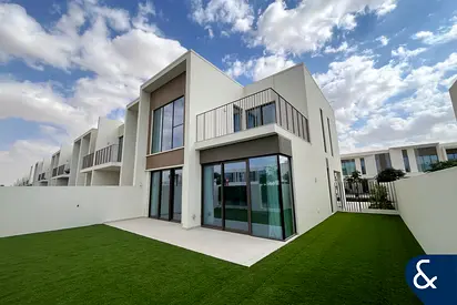 Single Row | Landscaped Garden | 4 bed