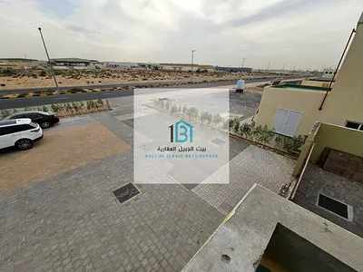 أرض تجارية + حوطتين في منطقة الصجعة الصناعية موقع مميز على شارع رئيسي!