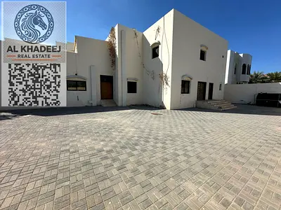 فيلا للإيجار السنوي – مشيرف / عجمان  فرصة نادرة لعائلة كبيرة أو شيرنج عائلي  تفاصيل الفيلا:   6 غرف نوم ماستر   صالة ماستر واسعة جدًا   مجلس فخم   مس