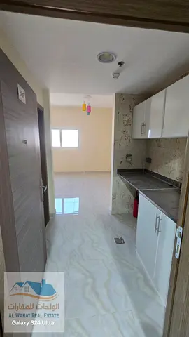 🏢 استديو للإيجار السنوي – إمارة عجمان 📍 منطقة الجرف 3 🔥🔥 أول ساكن 🔥🔥  استديو جديد بتشطيب راقٍ وموقع حيوي، مناسب للسكن الهادئ، قريب من جميع الخدم