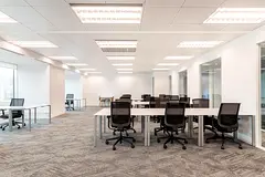Rent a large office space for 50 persons in Dubai, Central Plaza
